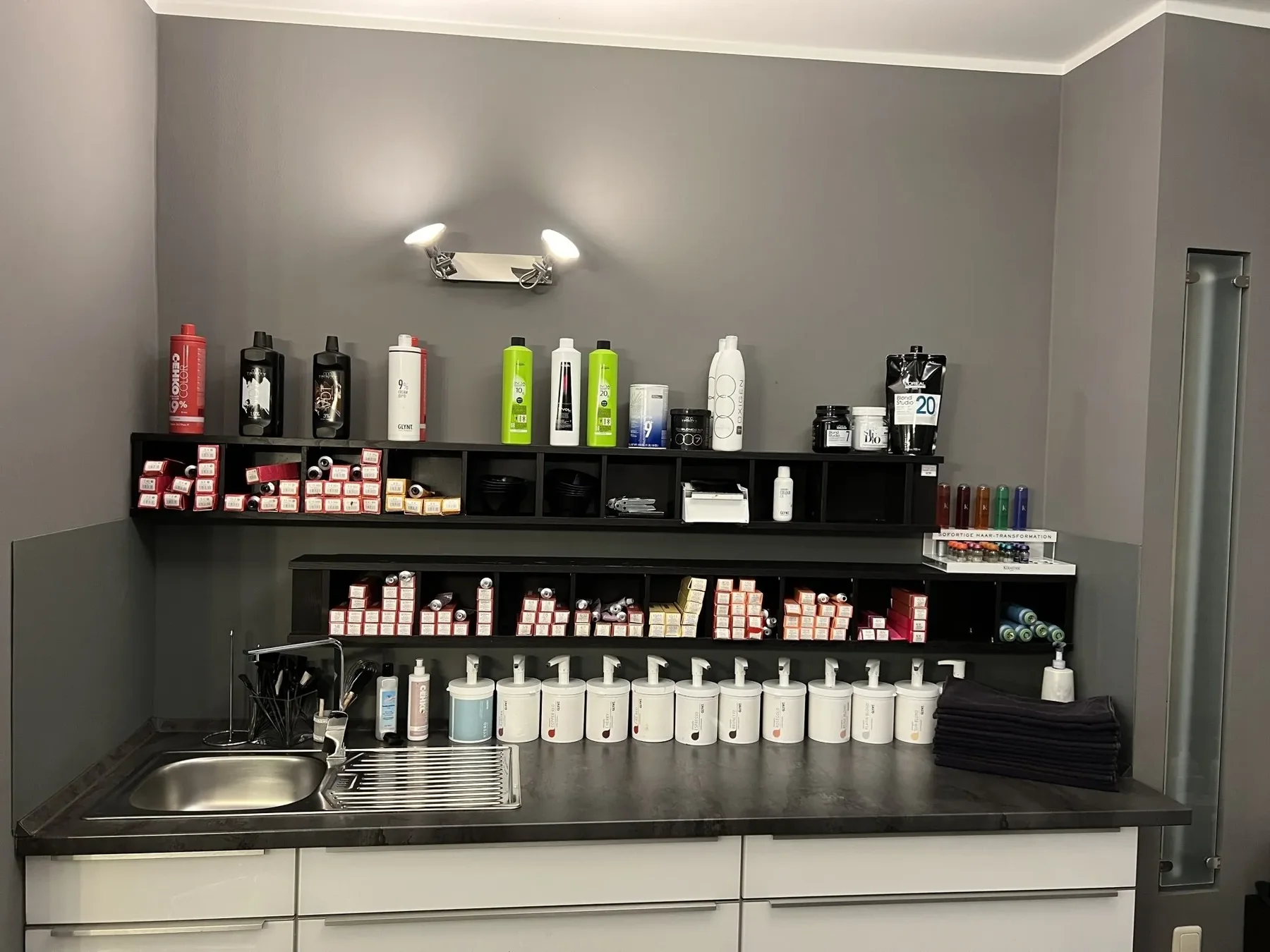 Produkte und Farbbereich im Salon