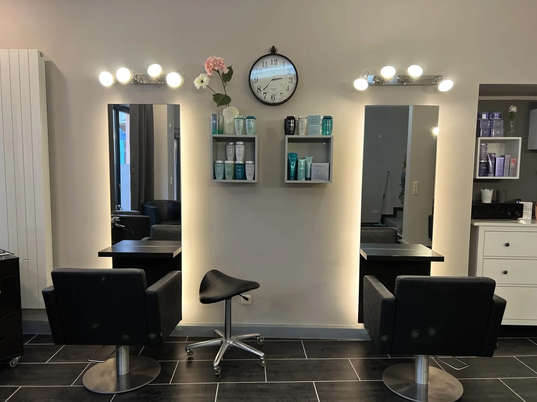 Frisierplätze im Salon Spiegelbild